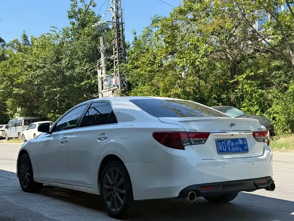 Toyota Reiz — миниатюра 8