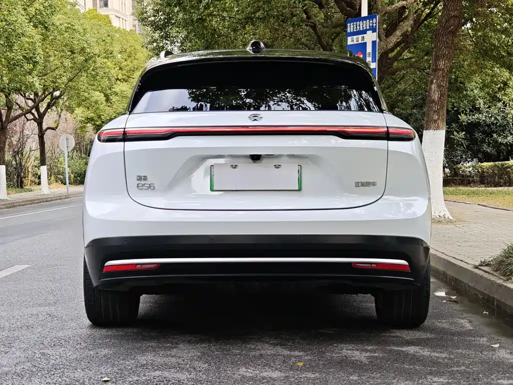 NIO NIO ES6