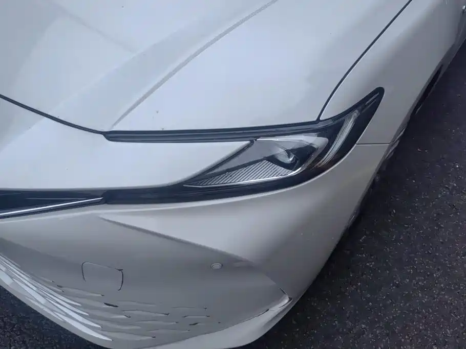Toyota Camry — миниатюра 5