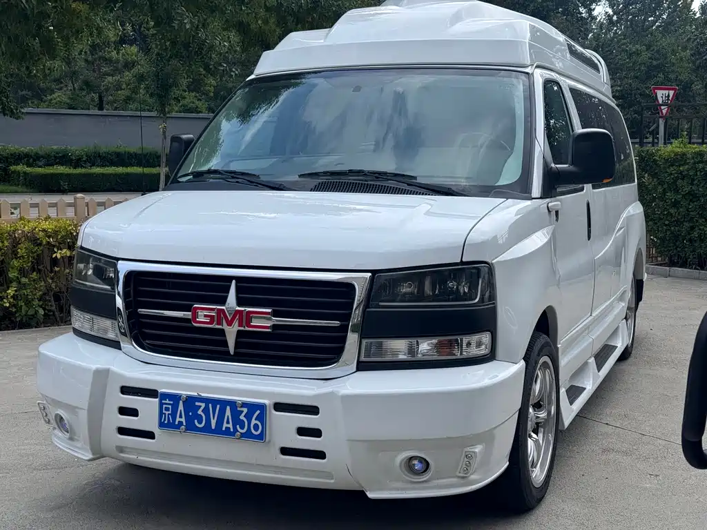 GMC Savana — миниатюра 18