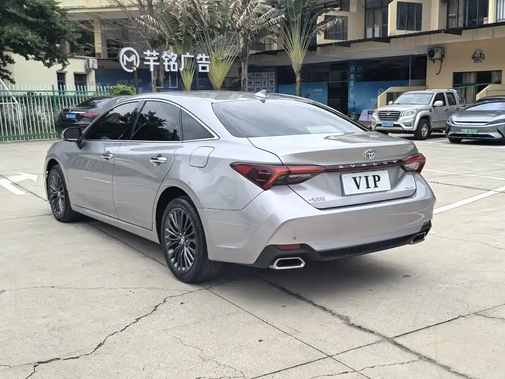 Toyota Avalon — миниатюра 5