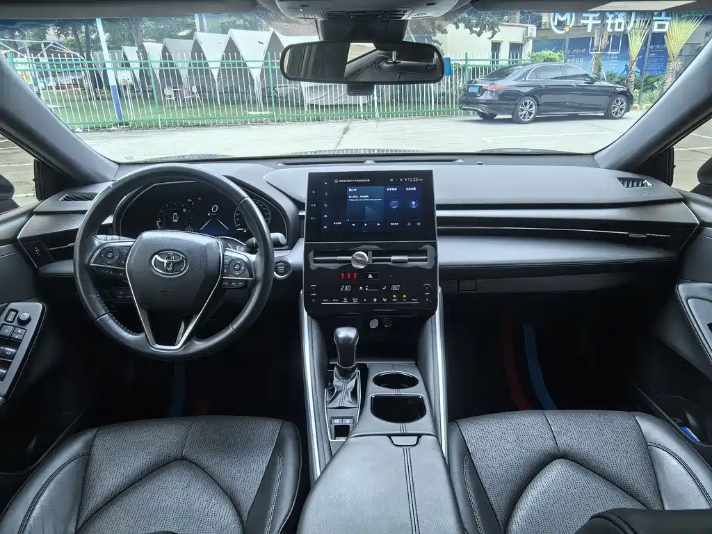 Toyota Avalon — миниатюра 10