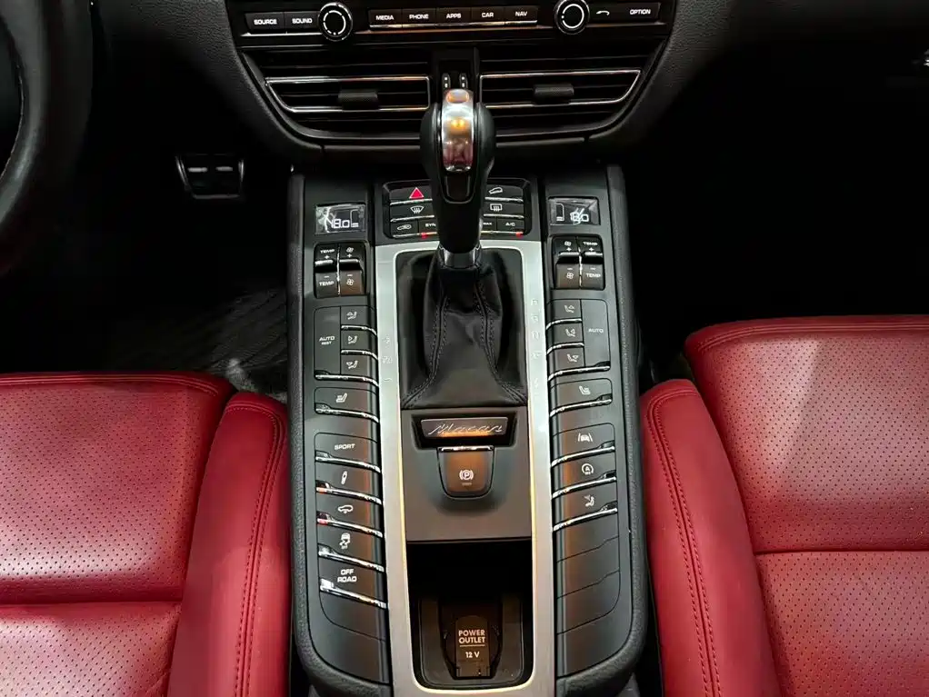 Porsche Macan — миниатюра 9