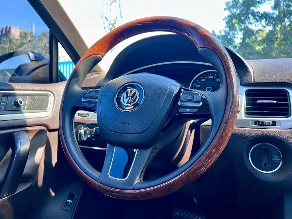 Volkswagen Touareg — миниатюра 12
