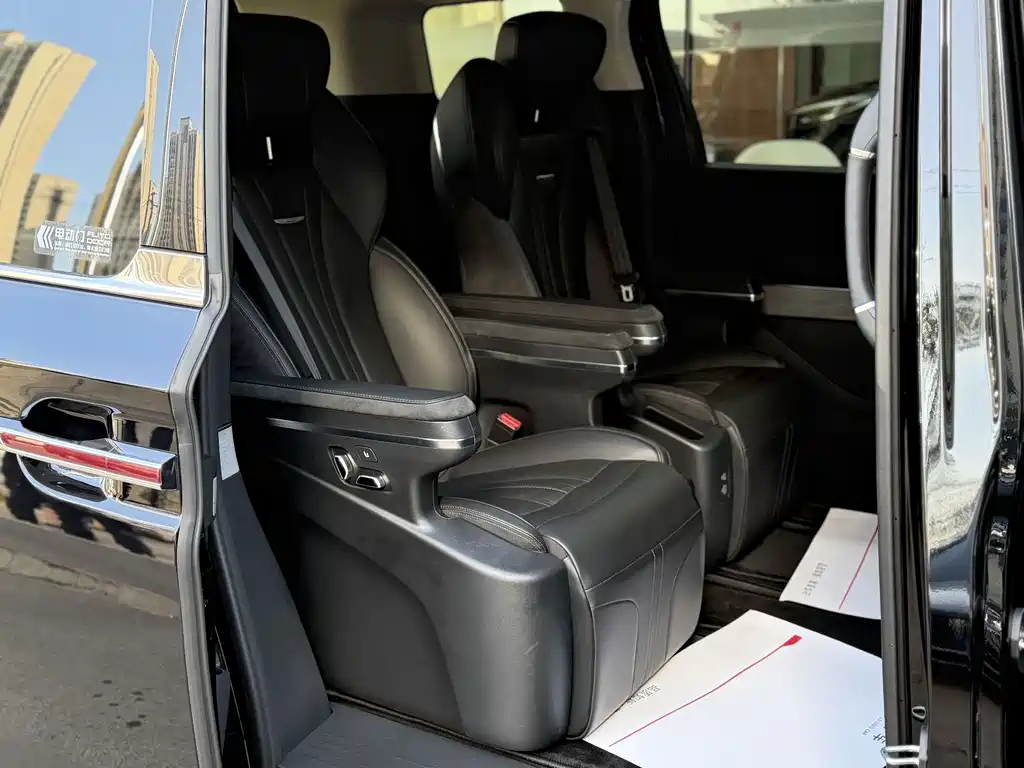 Hongqi HQ9 PHEV 2024 2.0T