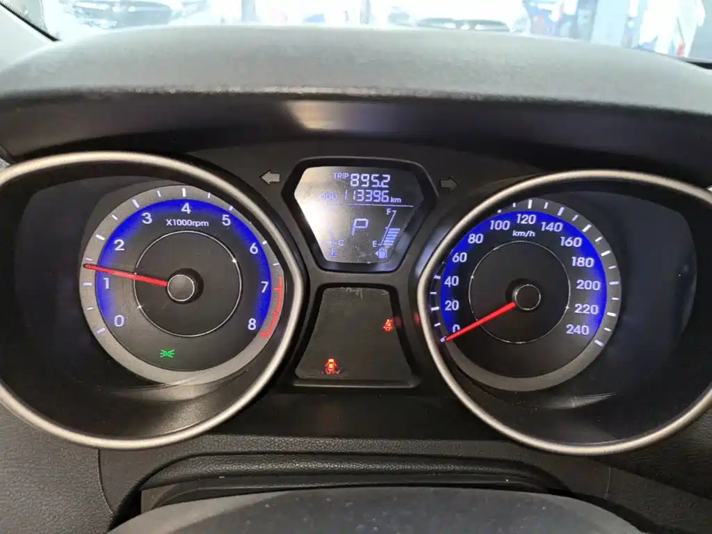 Hyundai Elantra Langdong — миниатюра 12