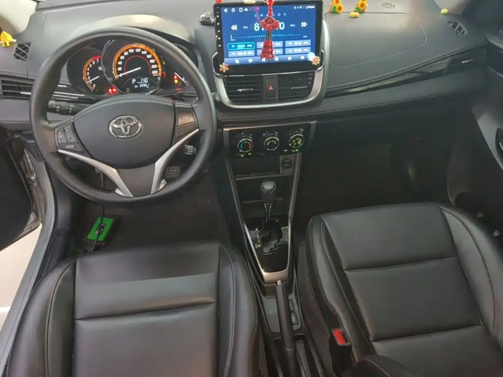 Toyota Yaris L — миниатюра 10