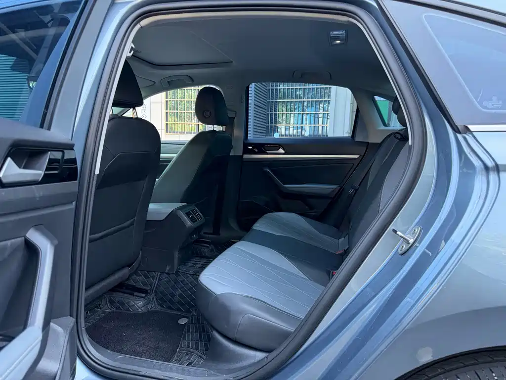 Volkswagen Lavida — миниатюра 7