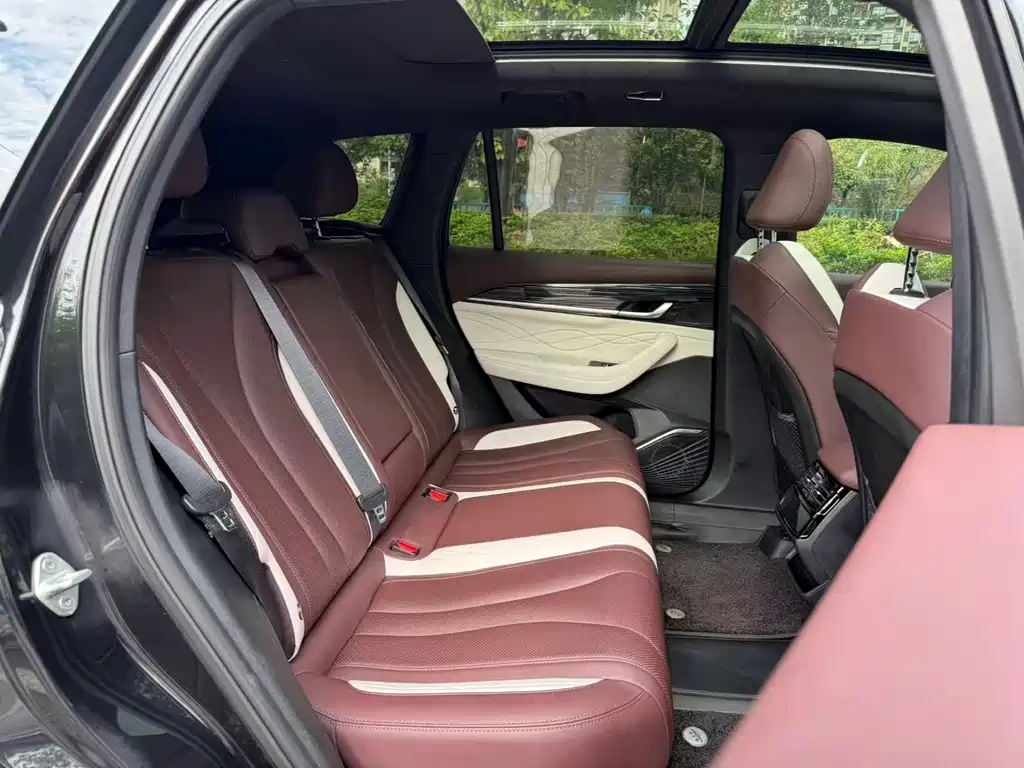 Geely Xingyue L — миниатюра 22