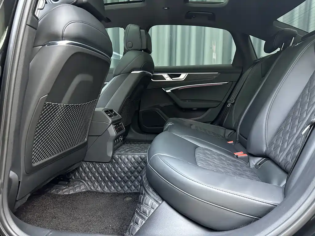 Audi A6L — миниатюра 12