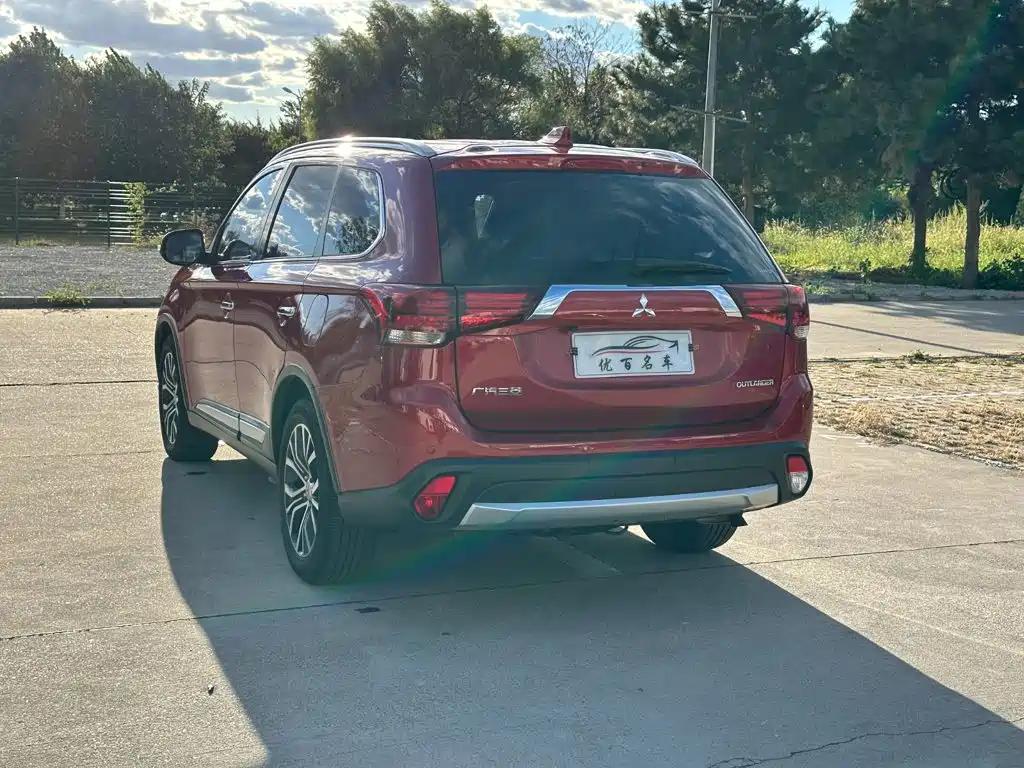 Mitsubishi Outlander — миниатюра 4