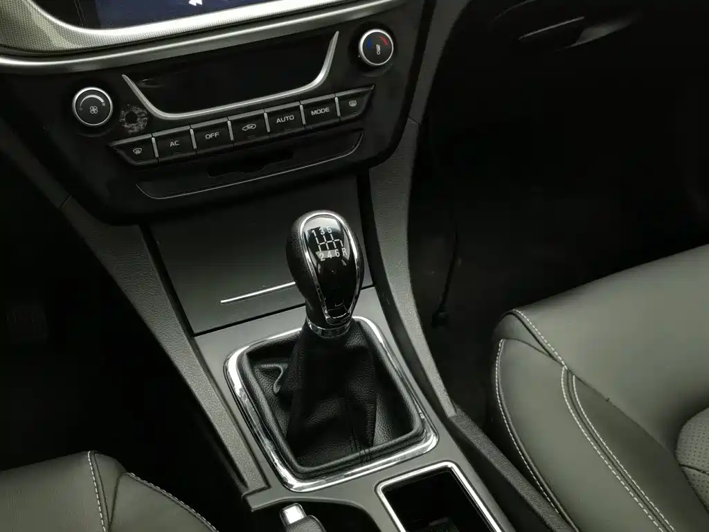 Geely Emgrand — миниатюра 13