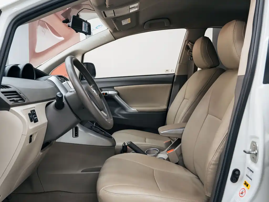 Toyota Verso — миниатюра 9