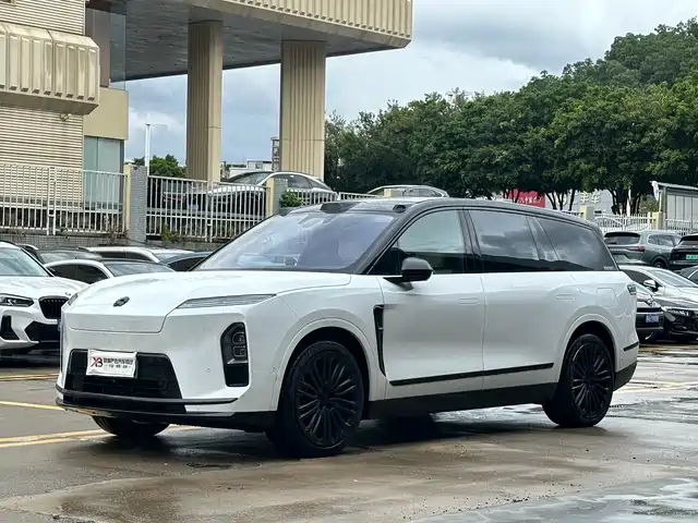 2026 Nio ES8