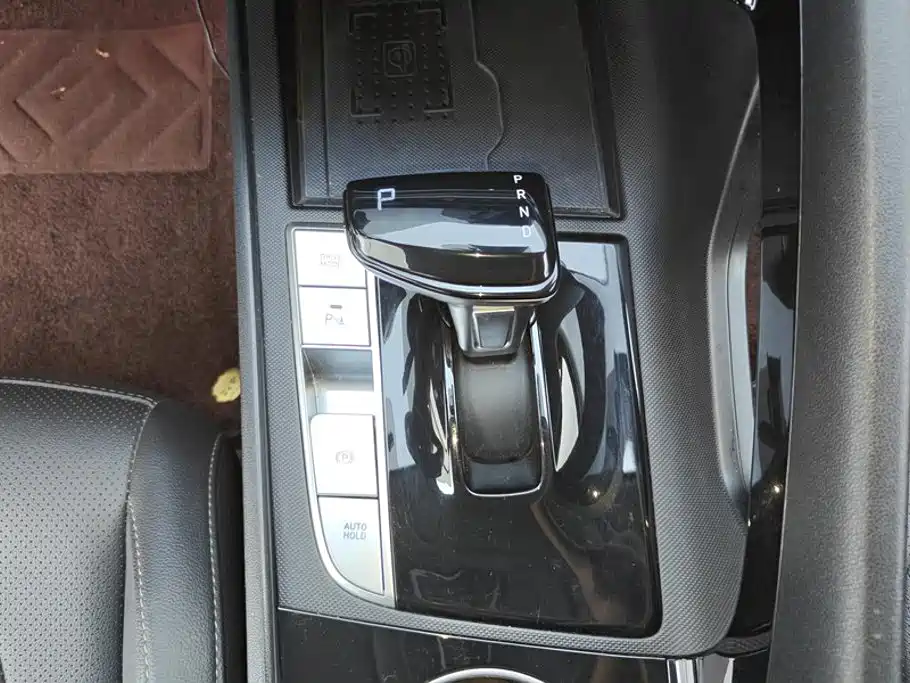Hyundai Elantra — миниатюра 16