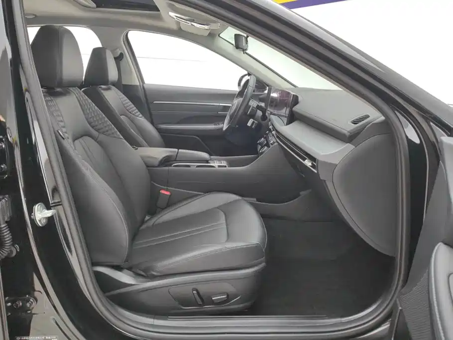 Hyundai Sonata — миниатюра 8