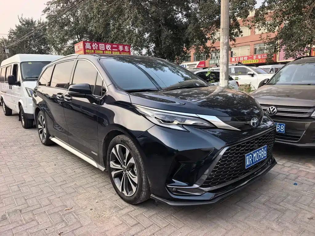 Toyota Granvia — миниатюра 2