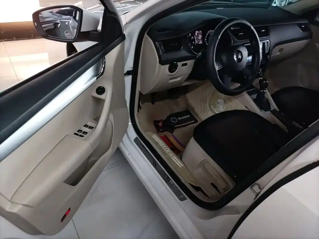 Skoda Octavia — миниатюра 16