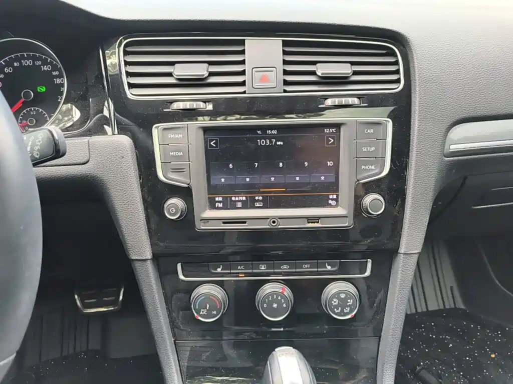 Volkswagen Golf — миниатюра 13