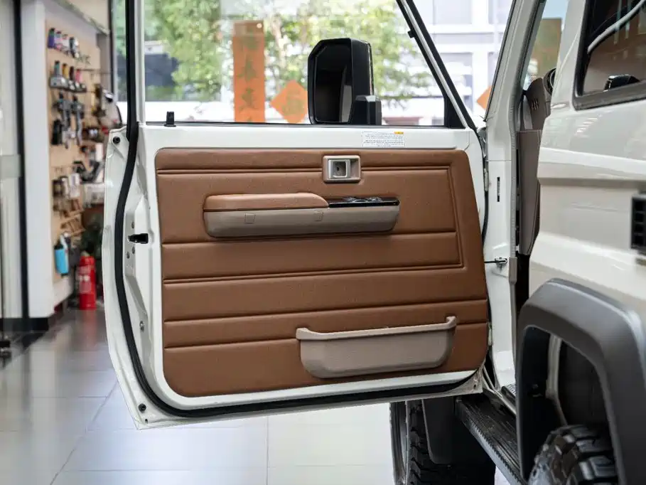 Toyota Land Cruiser — миниатюра 10