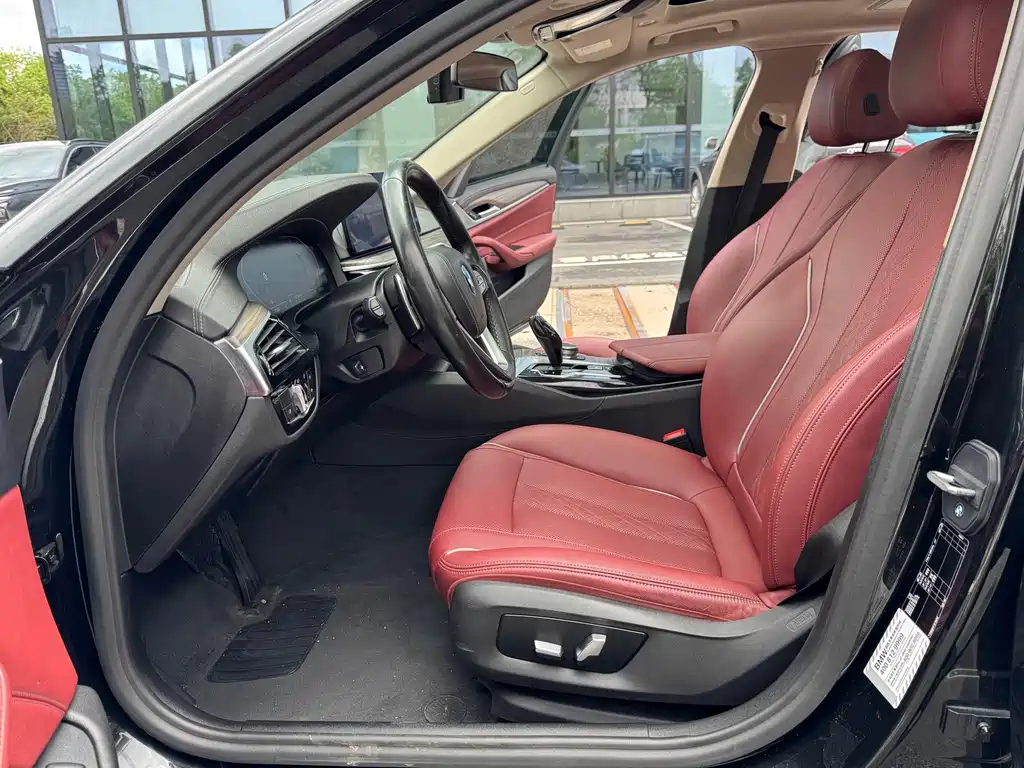 BMW 5 Series — миниатюра 4