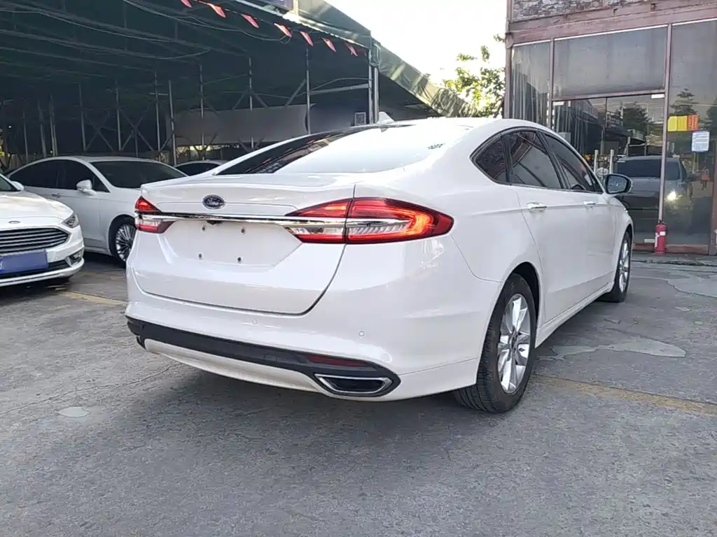 Ford Mondeo — миниатюра 7