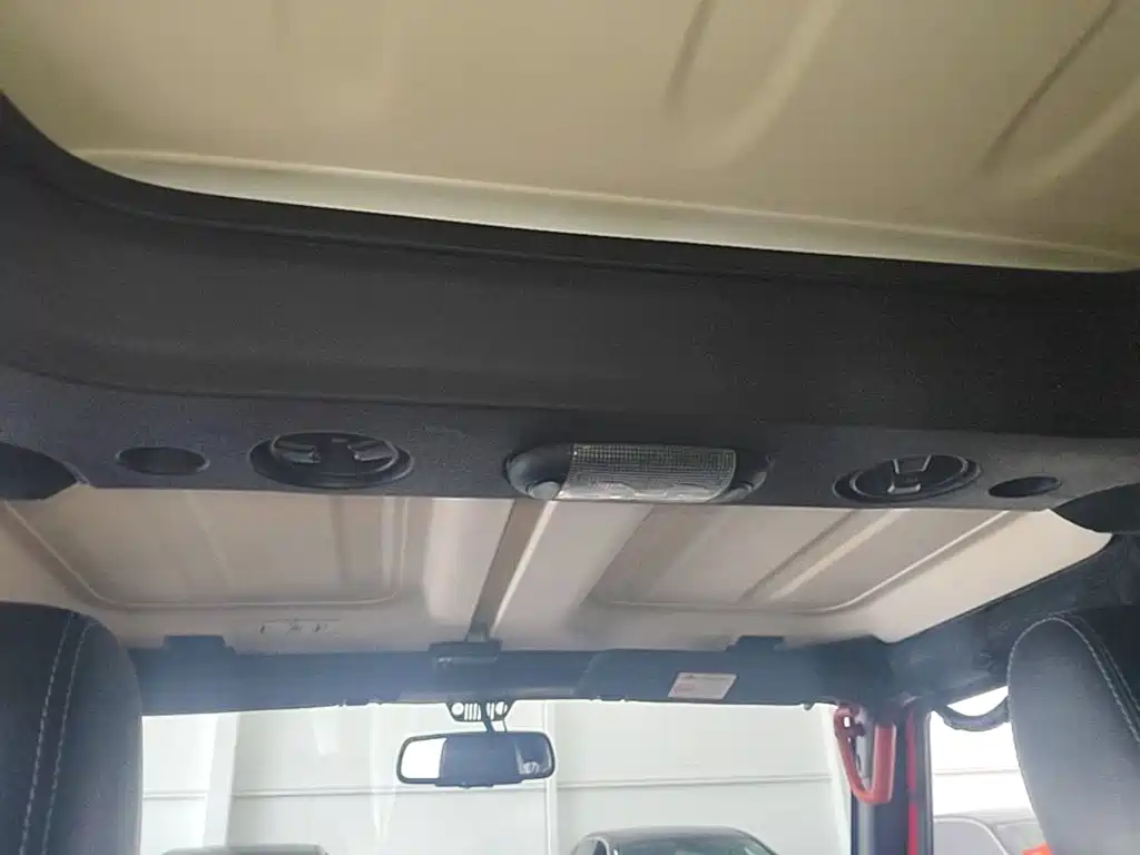 Jeep Wrangler — миниатюра 18