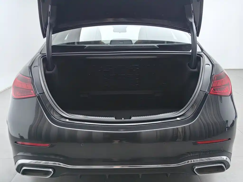 Mercedes-Benz C-Class — миниатюра 16