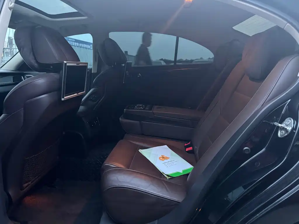 Hongqi Hongqi H7 — миниатюра 5