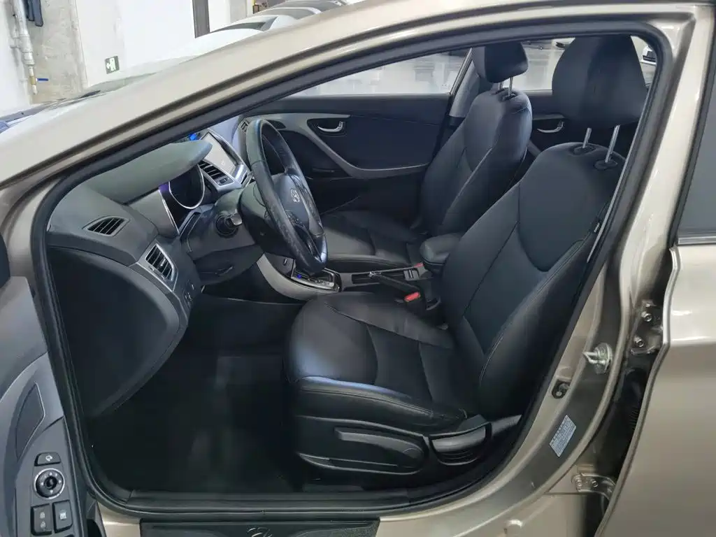Hyundai Elantra Langdong — миниатюра 10