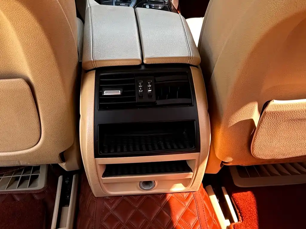 BMW 5 Series — миниатюра 24