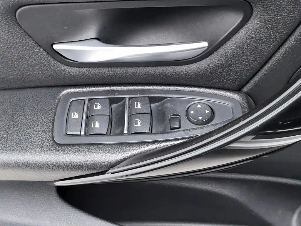 BMW 3 Series — миниатюра 9