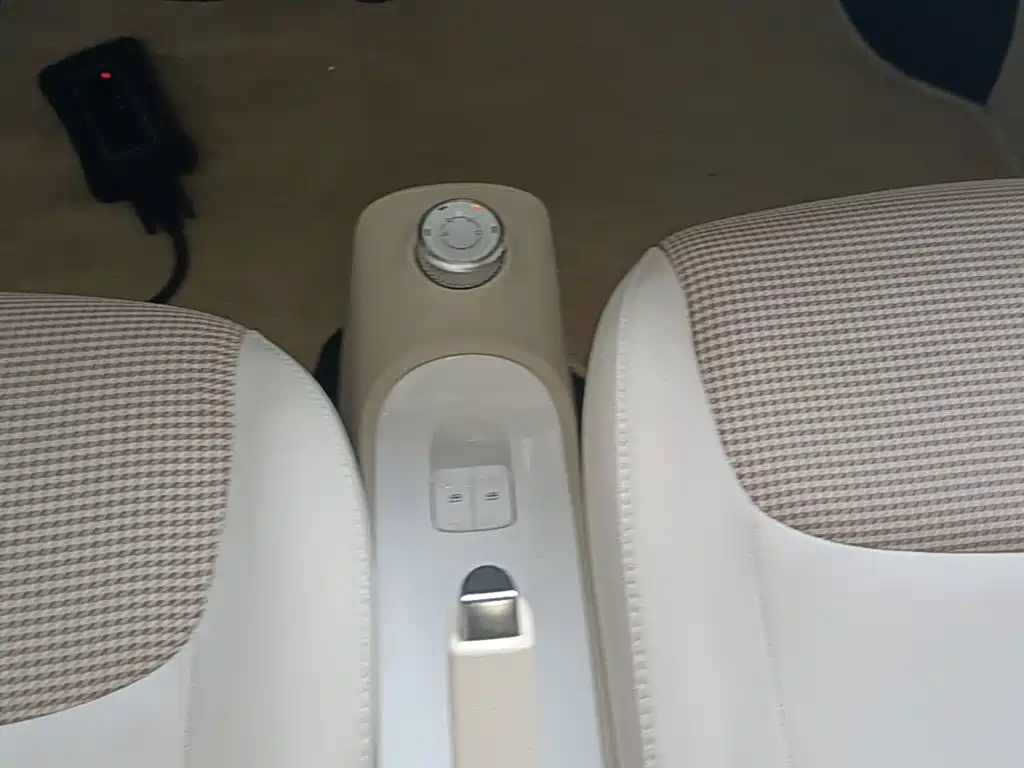 Wuling MINIEV — миниатюра 14