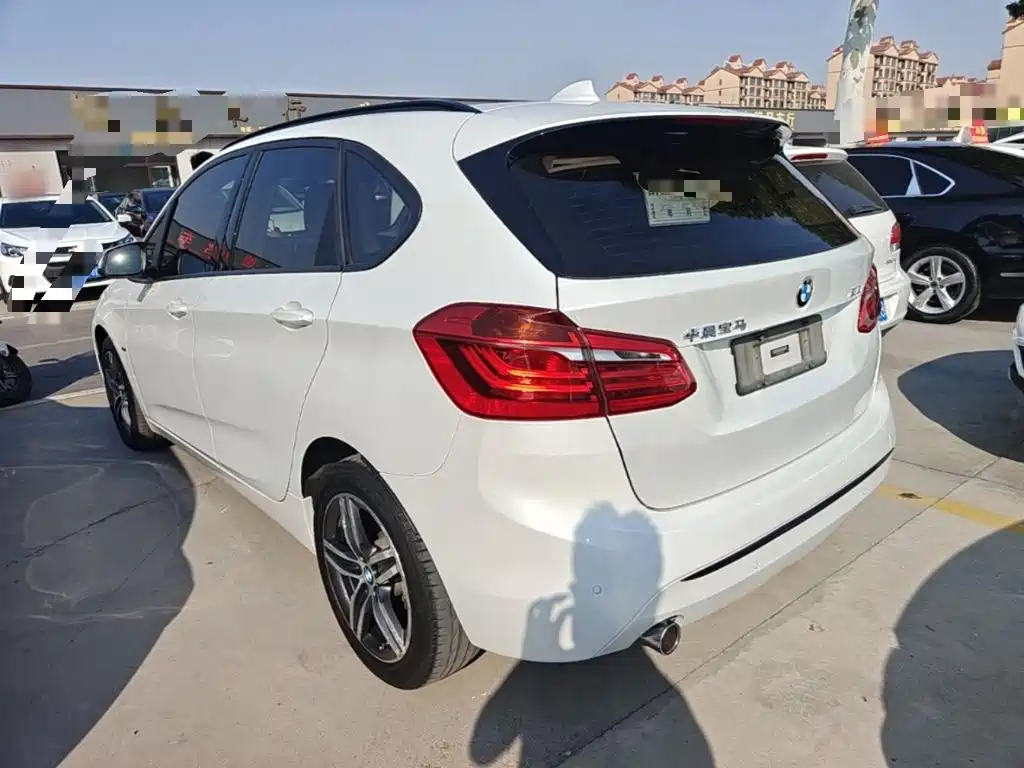 BMW 2 Series Active Tourer — миниатюра 5