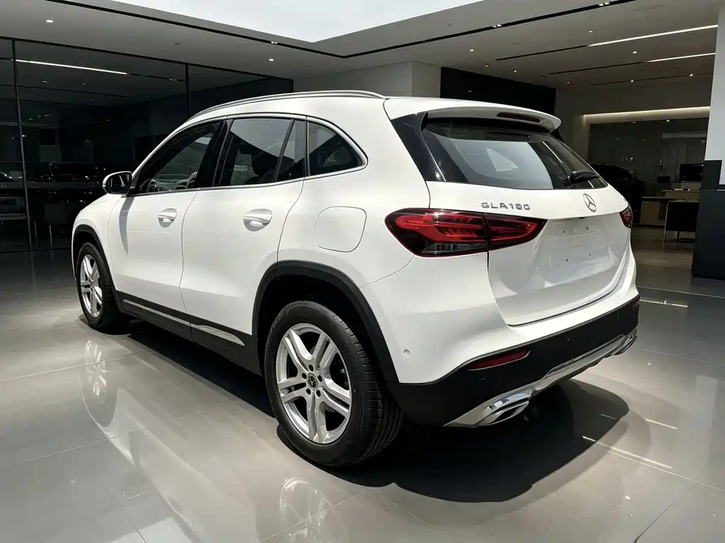 Mercedes-Benz GLA — миниатюра 6