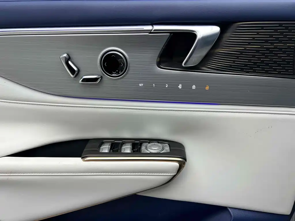 BUICK GL8 NEW ENERGY