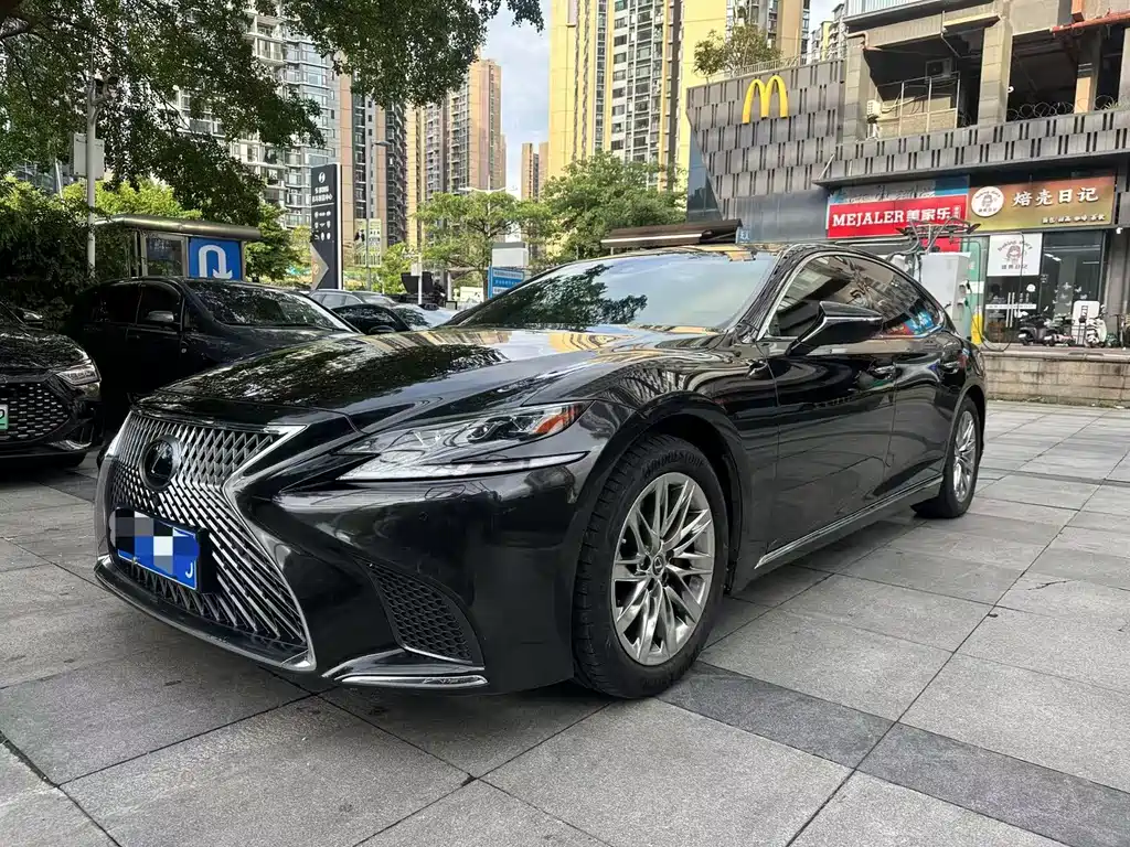 Lexus LS 2018