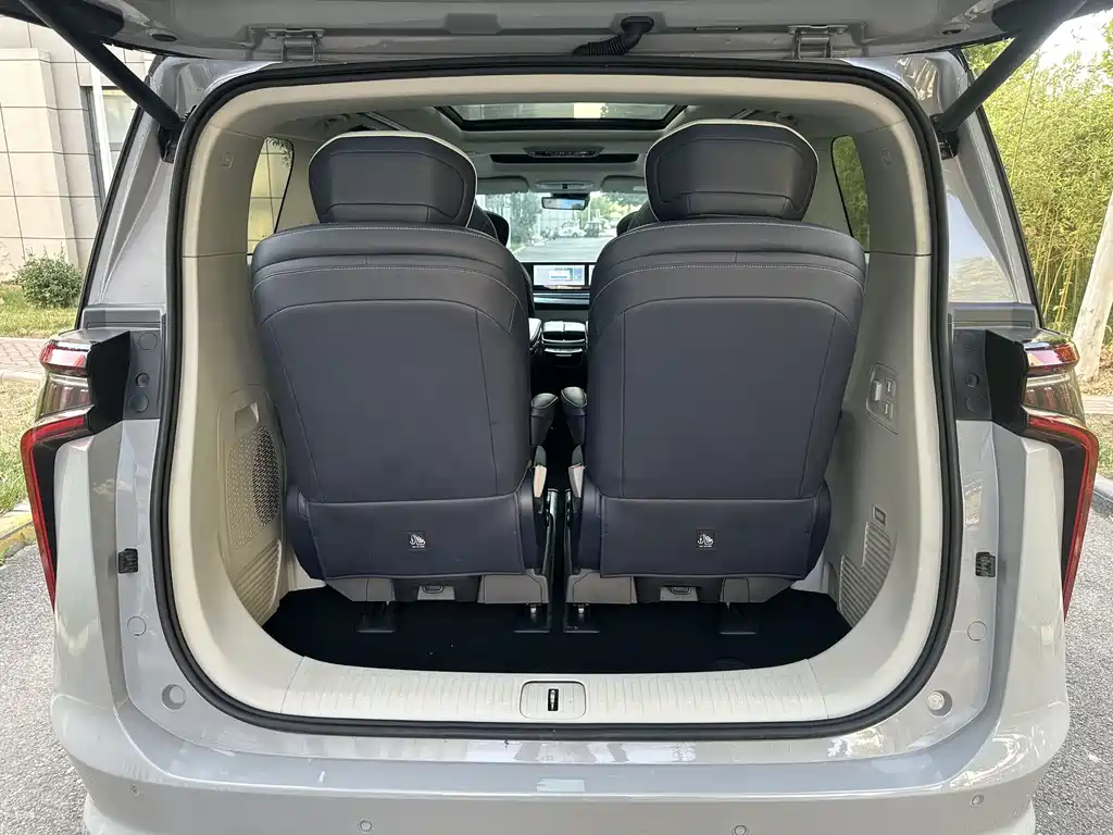 MAXUS G90 — миниатюра 21
