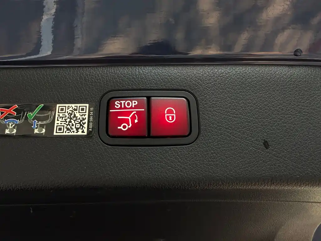 Mercedes-Benz EQS — миниатюра 22