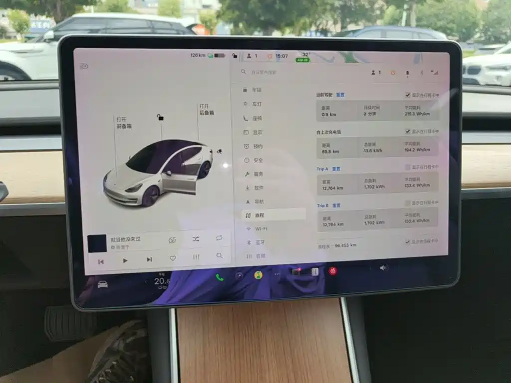 Tesla Model 3 — миниатюра 12