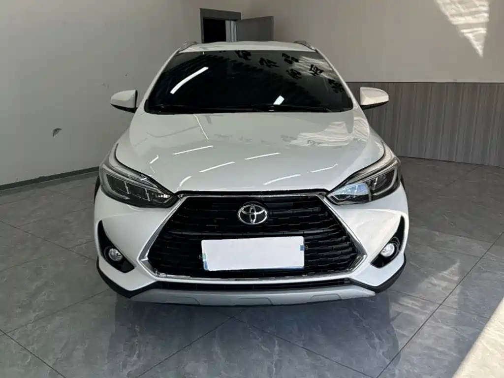Toyota Yaris L — миниатюра 2
