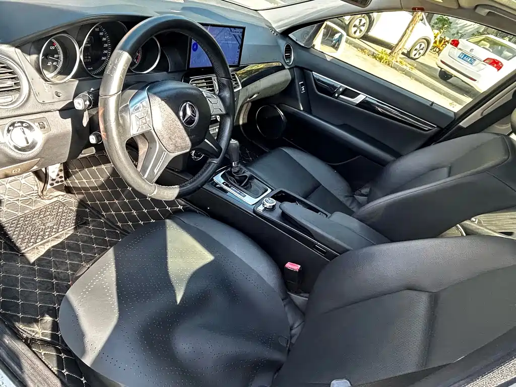 Mercedes-Benz C-Class — миниатюра 9