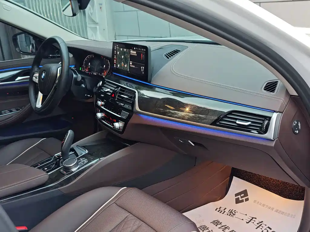 BMW 5 Series — миниатюра 14