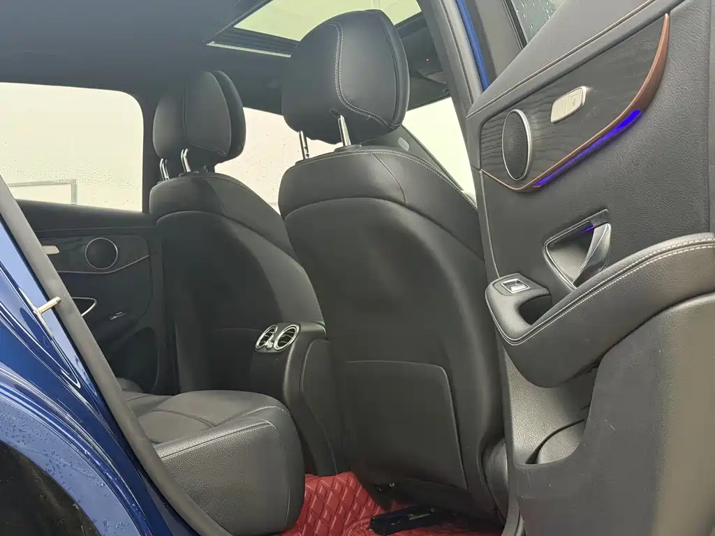 Mercedes-Benz EQC — миниатюра 13