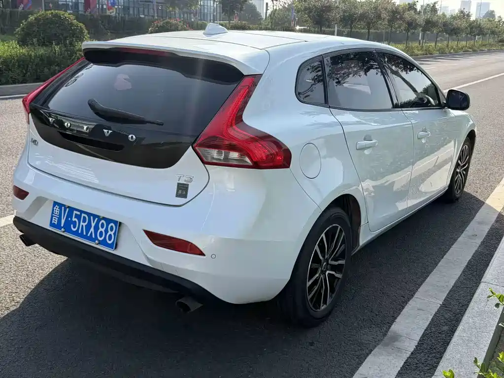 Volvo V40 — миниатюра 5
