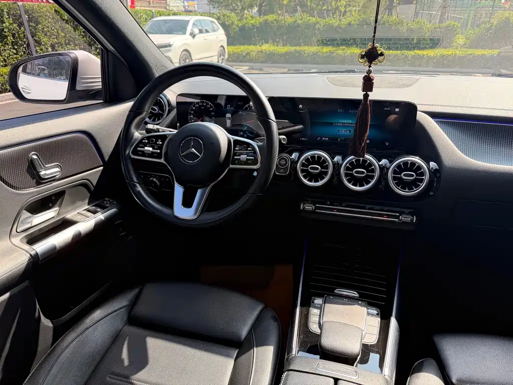 Mercedes-Benz GLA — миниатюра 10