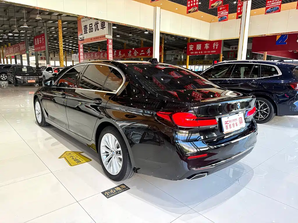BMW 5 Series — миниатюра 5