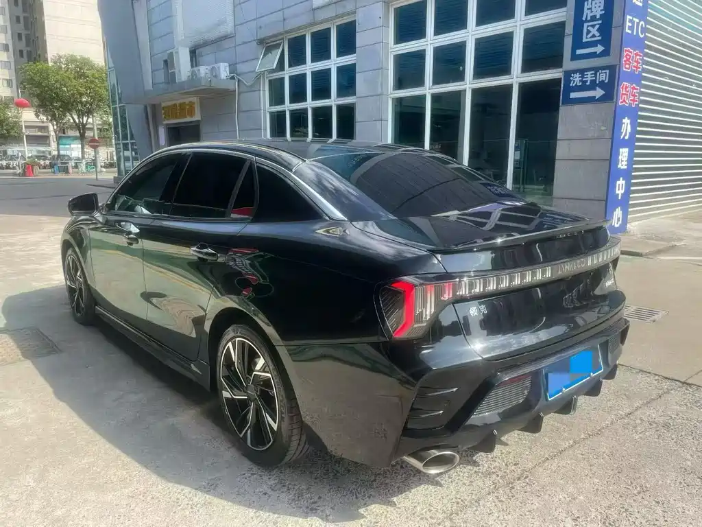 Lynk & Co 03 — миниатюра 7
