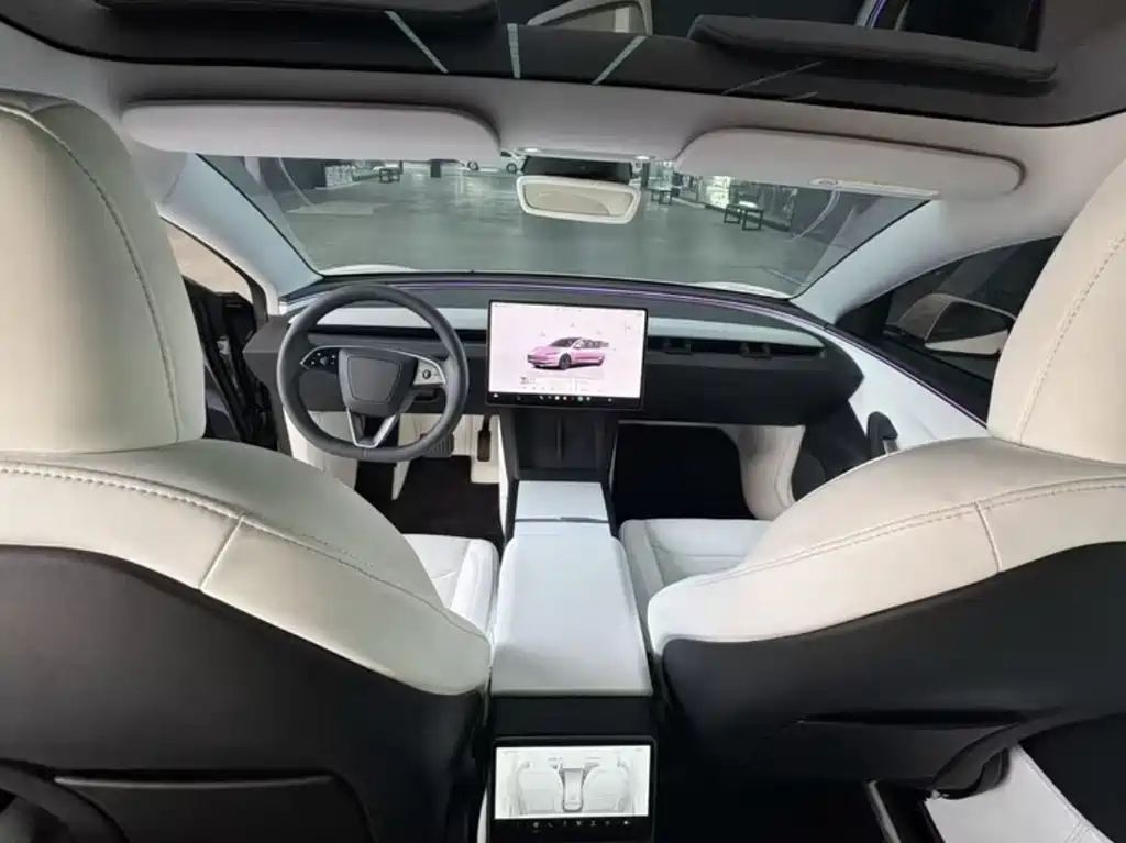Tesla Model 3 — миниатюра 5