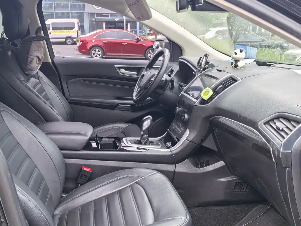 Ford Edge — миниатюра 9